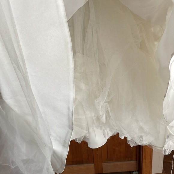 NWT! Wedding / quinceanera dress, strapless, beading - Picture 9 of 9